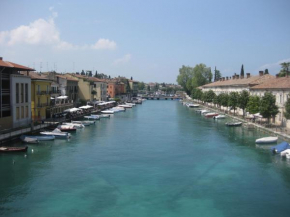  Fiori sull'Acqua Apartments  Пескьера-Дель-Гарда